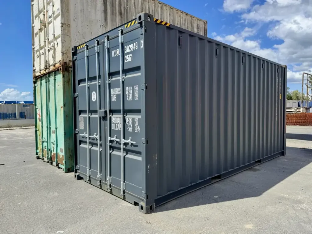 What comes with a new container